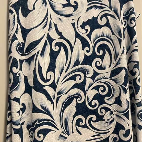 Fashque Studio Princess Seamed Dress - embroidered - Picture 3 of 8